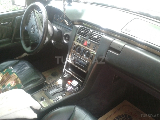 Mercedes E 230 1996, 211,763 km - 2.3 l - Bakı