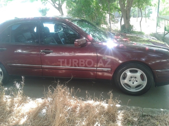 Mercedes E 230 1996, 211,763 km - 2.3 l - Bakı