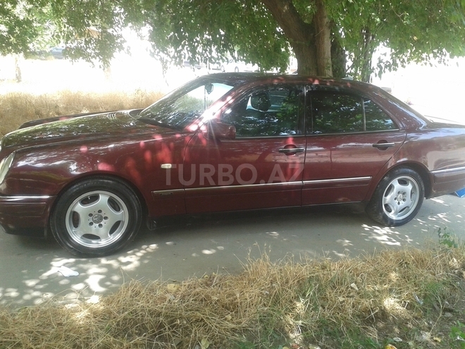 Mercedes E 230 1996, 211,763 km - 2.3 l - Bakı