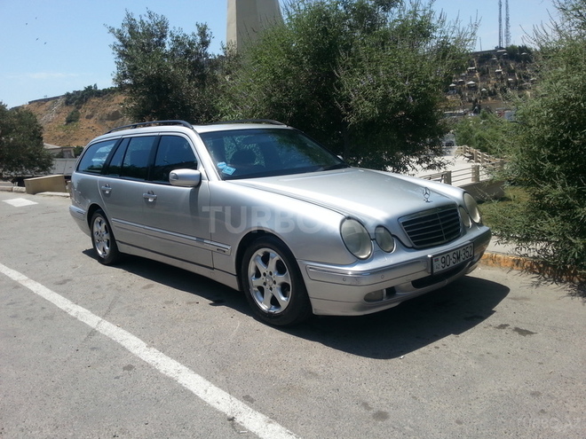 Mercedes E 240 1999, 215,000 km - 2.4 l - Bakı