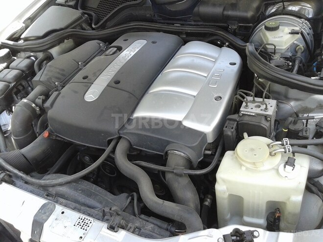 Mercedes E 220 2001, 198,000 km - 2.2 l - Bakı