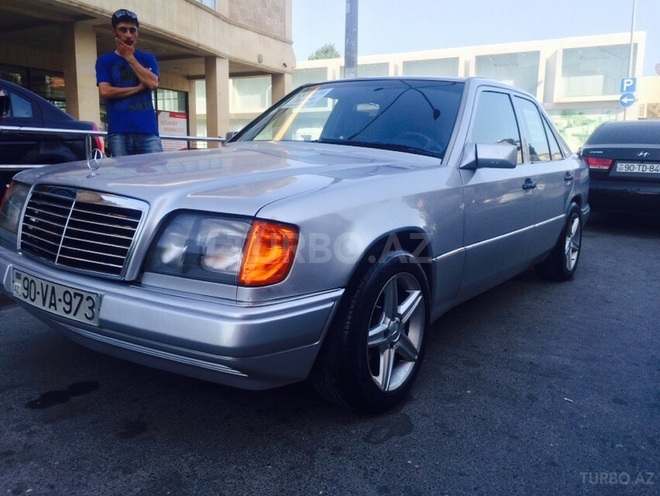 Mercedes E 200 1993, 636,000 km - 2.0 l - Bakı