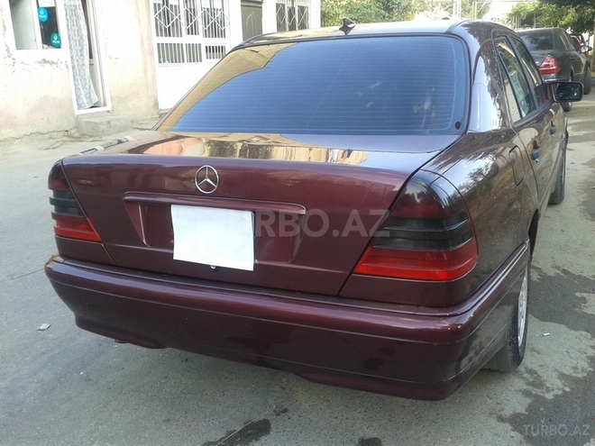 Mercedes C 220 1997, 195,620 km - 2.2 l - Bakı