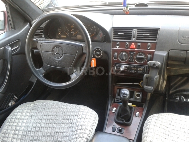 Mercedes C 220 1997, 195,620 km - 2.2 l - Bakı