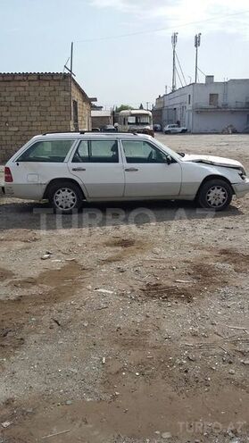 Mercedes E 220 1994, 280,000 km - 2.2 l - Bakı
