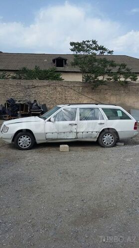 Mercedes E 220 1994, 280,000 km - 2.2 l - Bakı