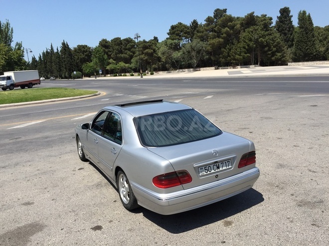 Mercedes E 320 2000, 250,000 km - 3.2 l - Bakı