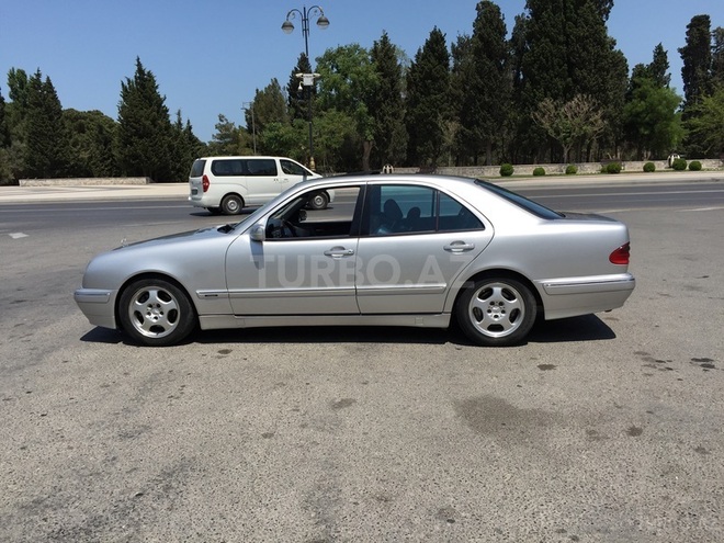 Mercedes E 320 2000, 250,000 km - 3.2 l - Bakı