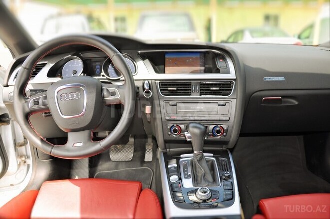 Audi S5 2010, 70,000 km - 4.2 л - Bakı