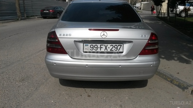 Mercedes E 220 2003, 255,000 km - 2.2 л - Bakı