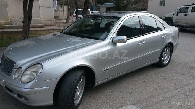 Mercedes E 220 2003, 255,000 km - 2.2 л - Bakı
