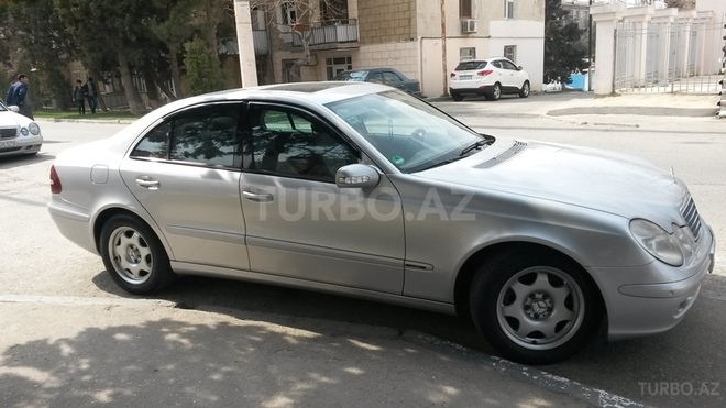 Mercedes E 220 2003, 255,000 km - 2.2 л - Bakı