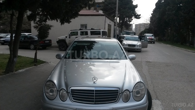 Mercedes E 220 2003, 255,000 km - 2.2 л - Bakı