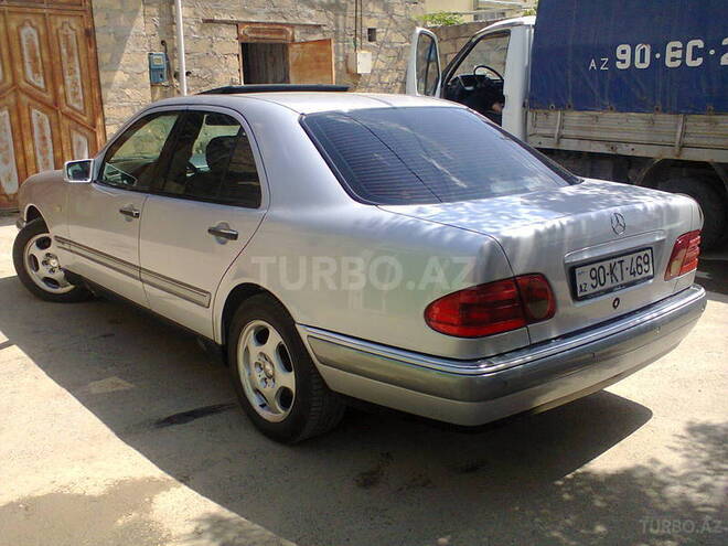 Mercedes E 220 1998, 212,345 km - 2.2 l - Bakı