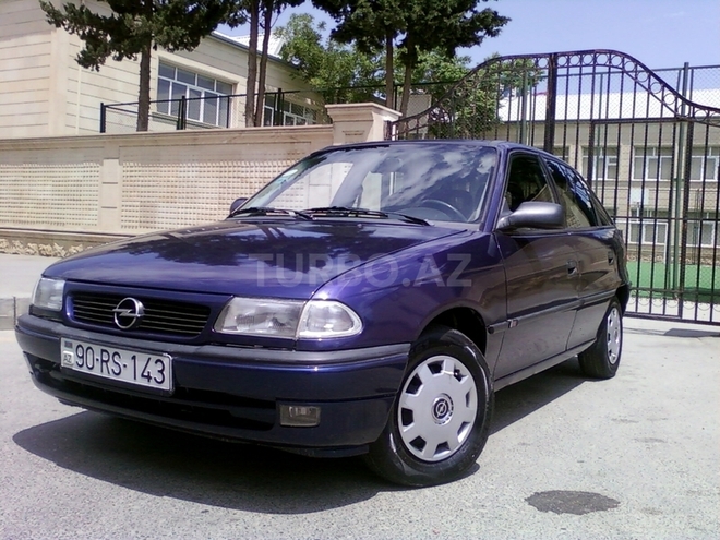 Opel Astra 1997, 220,000 km - 1.6 l - Bakı