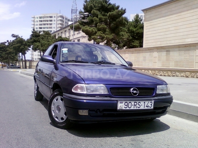 Opel Astra 1997, 220,000 km - 1.6 l - Bakı