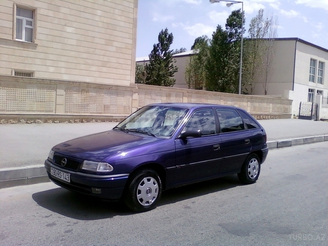 Opel Astra 1997, 220,000 km - 1.6 l - Bakı