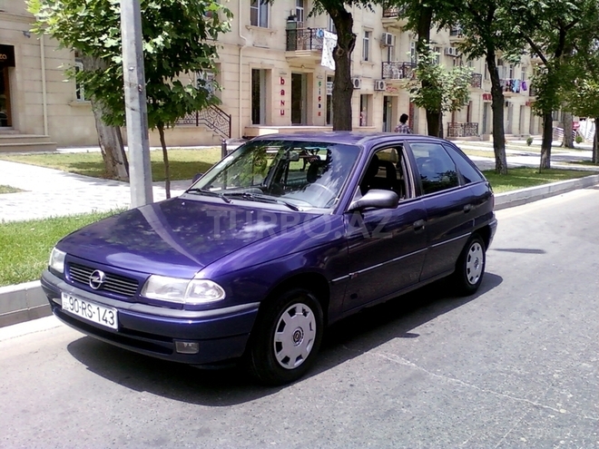 Opel Astra 1997, 220,000 km - 1.6 l - Bakı