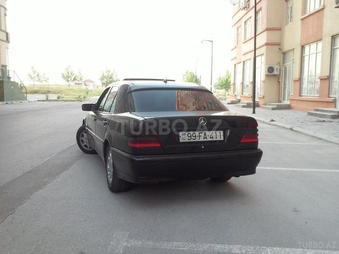 Mercedes C 200 2000, 278,000 km - 2.2 л - Bakı