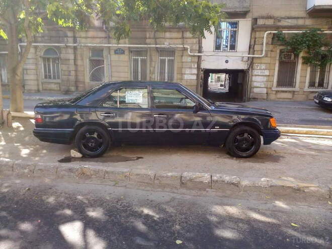 Mercedes E 220 1993, 287,432 km - 2.2 l - Bakı