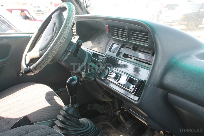 Toyota HiAce 1993, 100,000 km - 2.4 л - Bakı