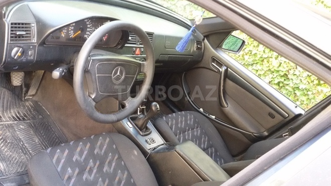 Mercedes C 180 1997, 300,000 km - 1.8 л - Bakı