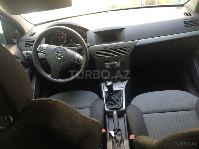 Opel Astra 2006, 200,000 km - 1.9 l - Bakı