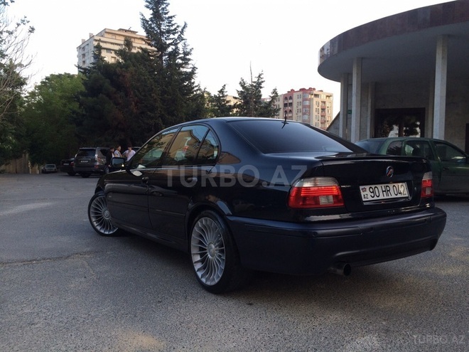 BMW 545 2001, 286,000 km - 4.4 l - Bakı