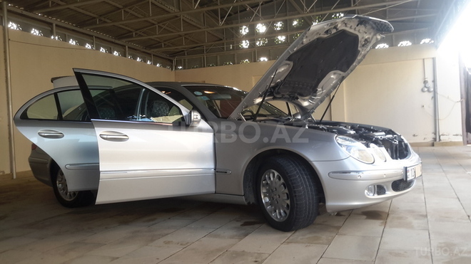 Mercedes E 240 2002, 144,000 km - 2.6 l - Bakı