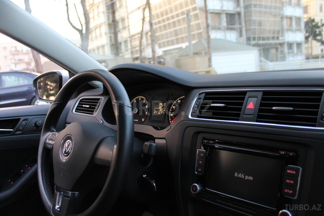 Volkswagen Jetta 2011, 37,000 km - 2.5 l - Bakı