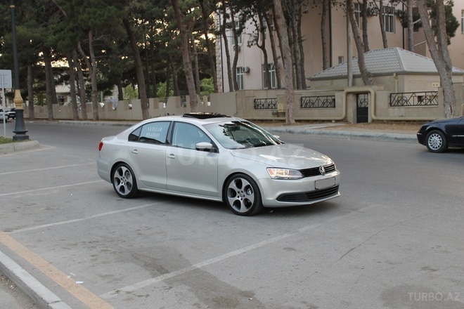Volkswagen Jetta 2011, 37,000 km - 2.5 l - Bakı