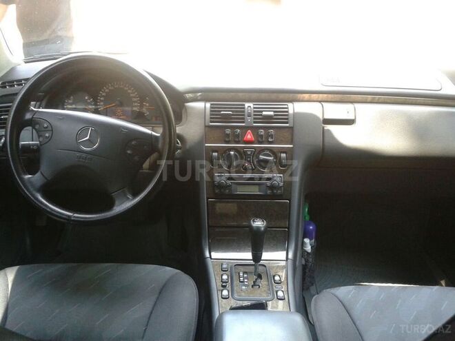 Mercedes E 270 1999, 230,000 km - 2.7 l - Bakı