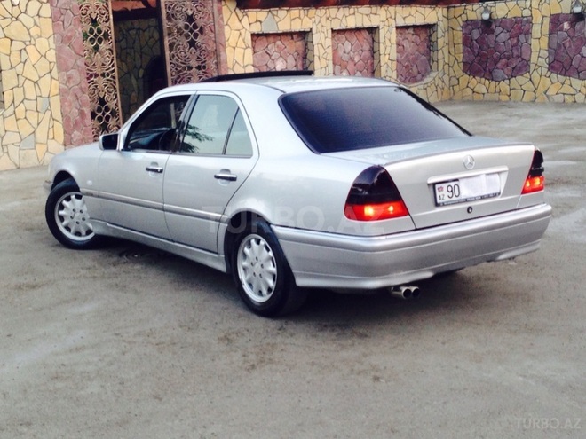 Mercedes E 240 1999, 230,000 km - 2.4 l - Bakı