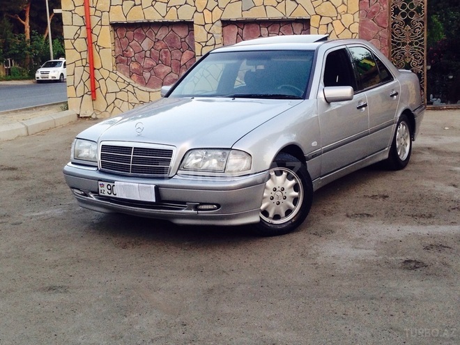 Mercedes E 240 1999, 230,000 km - 2.4 l - Bakı