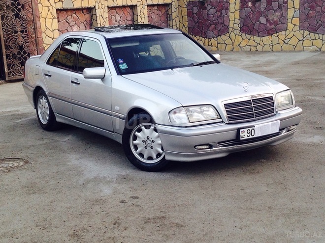 Mercedes E 240 1999, 230,000 km - 2.4 l - Bakı