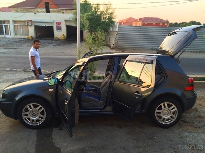 Volkswagen Golf 2000, 225,000 km - 1.6 l - Bakı