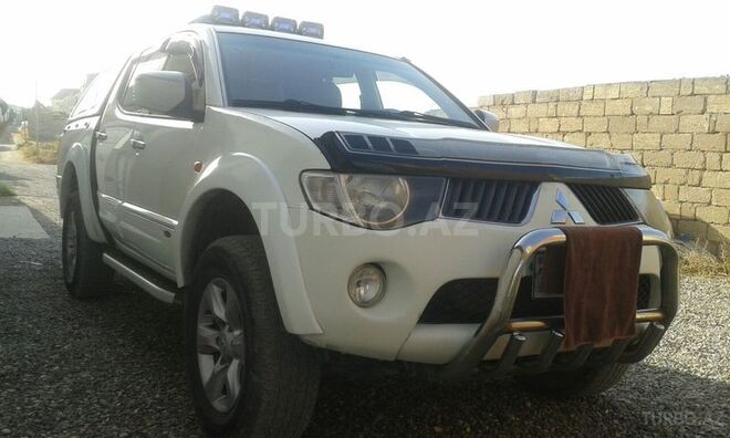 Mitsubishi L200 2007, 180,000 km - 2.5 l - Bakı