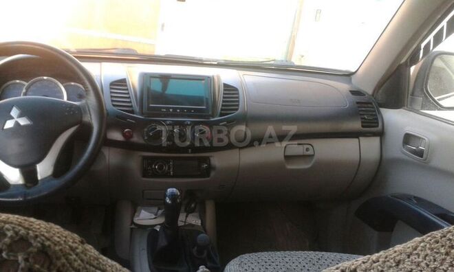 Mitsubishi L200 2007, 180,000 km - 2.5 l - Bakı