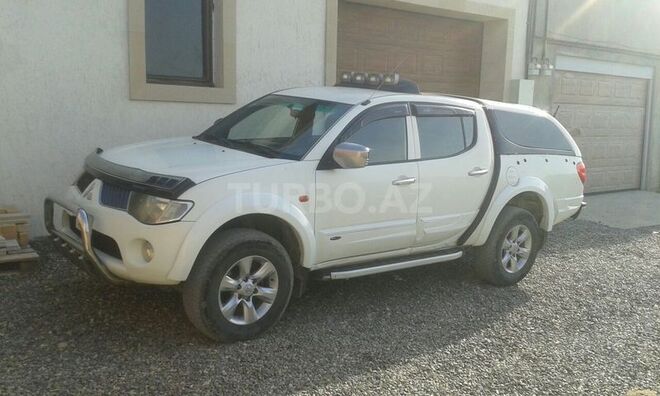 Mitsubishi L200 2007, 180,000 km - 2.5 l - Bakı