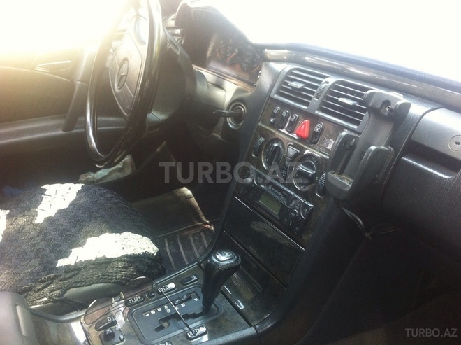 Mercedes E 240 1997, 358,000 km - 2.4 l - Bakı