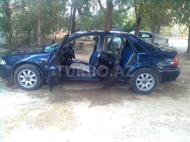 Audi A4 1997, 72,000 km - 1.8 л - Bakı