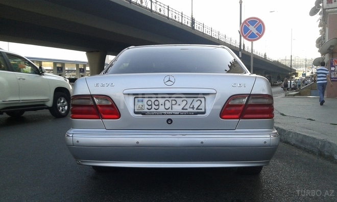 Mercedes E 270 2000, 324,889 km - 2.7 l - Bakı