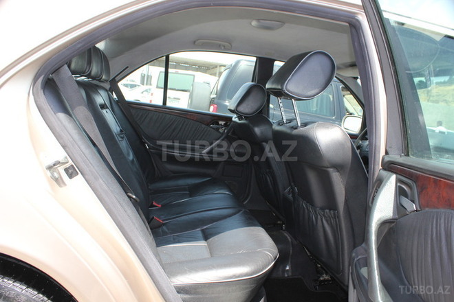 Mercedes E 200 2001, 170,000 km - 2.0 l - Bakı