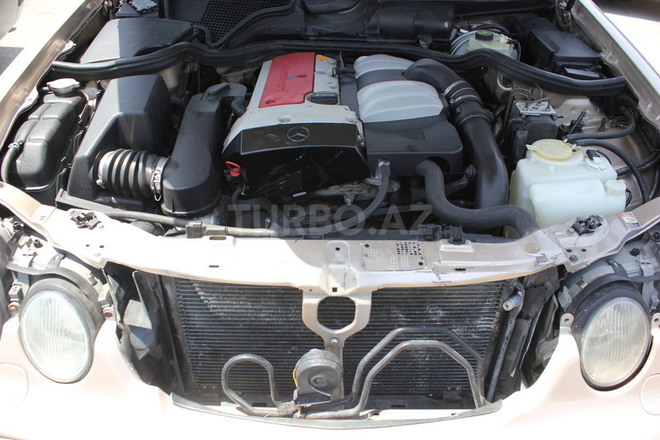 Mercedes E 200 2001, 170,000 km - 2.0 l - Bakı