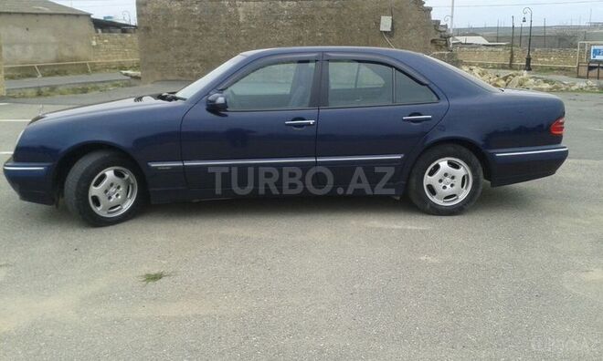 Mercedes E 220 2000, 190,000 km - 2.2 l - Bakı
