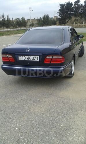 Mercedes E 220 2000, 190,000 km - 2.2 l - Bakı