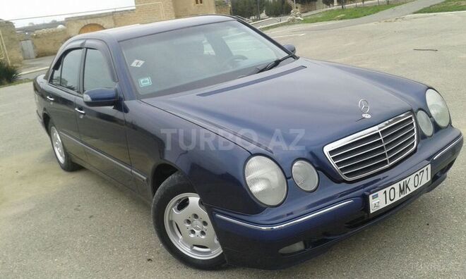 Mercedes E 220 2000, 190,000 km - 2.2 l - Bakı
