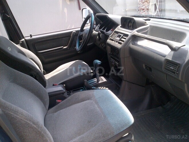 Mitsubishi Pajero 1993, 268,000 km - 2.5 l - Bakı