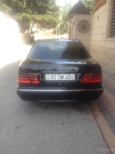 Mercedes E 270 2000, 189,000 km - 2.7 l - Bakı