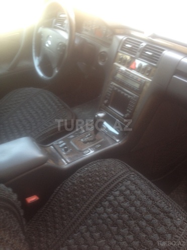 Mercedes E 270 2000, 189,000 km - 2.7 l - Bakı
